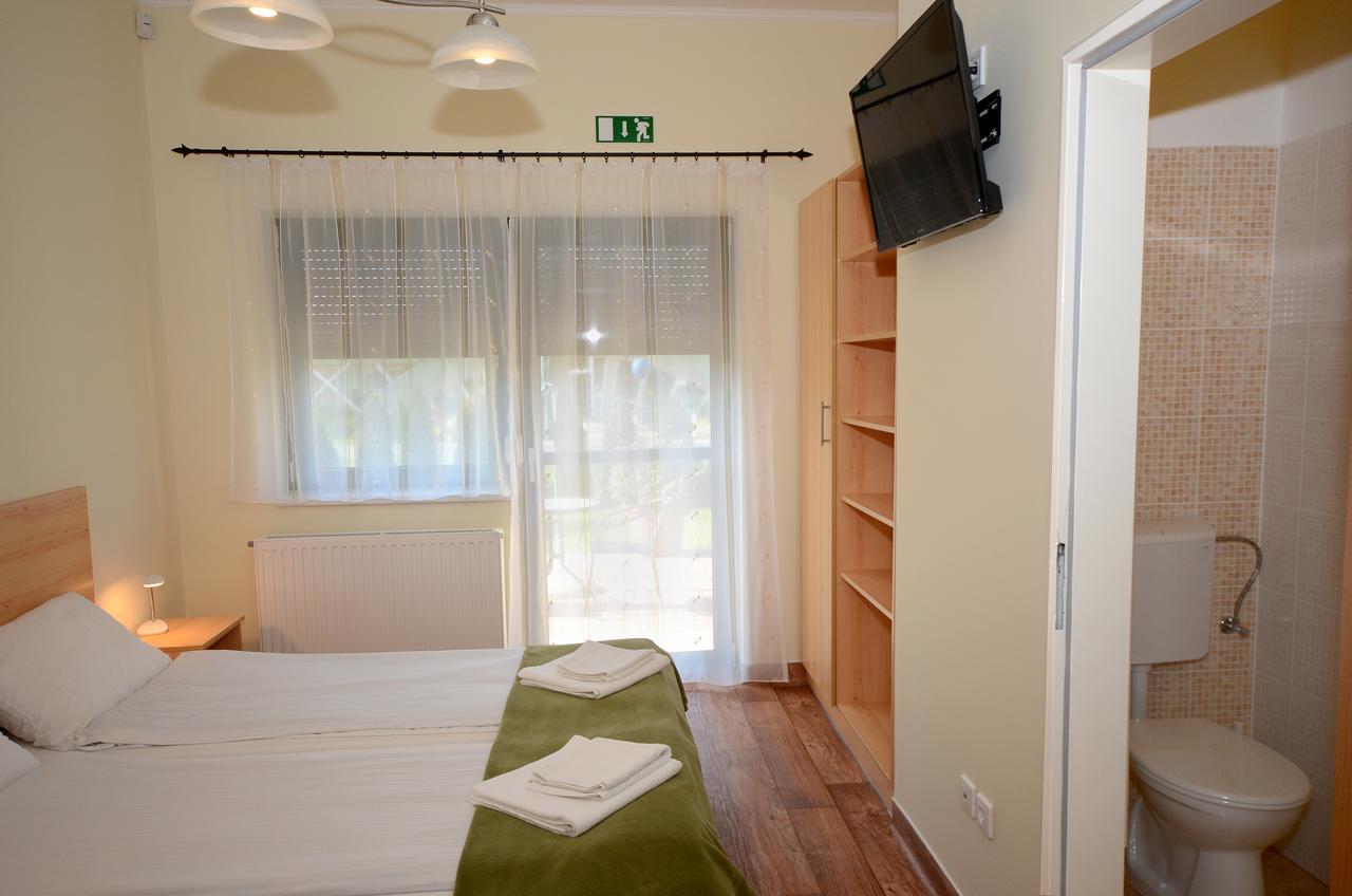 Szarszo Panzio Bed & Breakfast Balatonszarszo Dış mekan fotoğraf