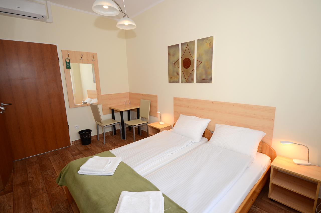 Szarszo Panzio Bed & Breakfast Balatonszarszo Dış mekan fotoğraf