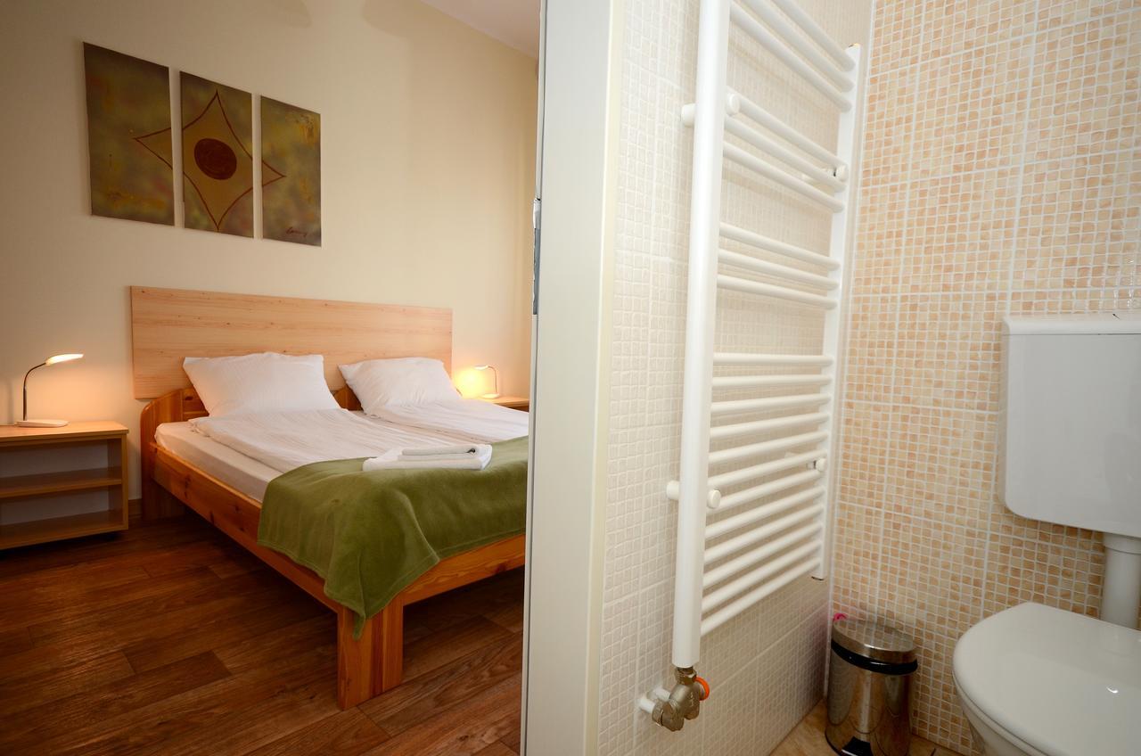 Szarszo Panzio Bed & Breakfast Balatonszarszo Dış mekan fotoğraf