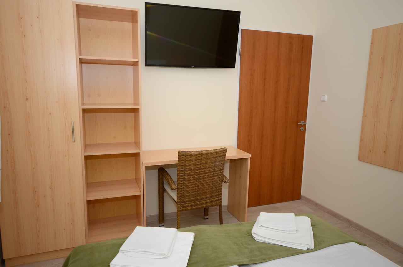 Szarszo Panzio Bed & Breakfast Balatonszarszo Dış mekan fotoğraf