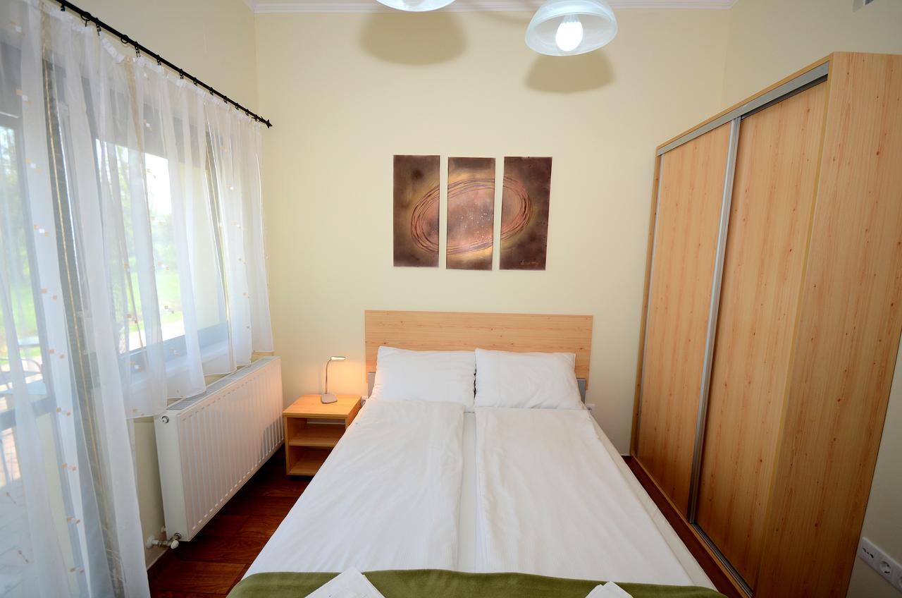 Szarszo Panzio Bed & Breakfast Balatonszarszo Dış mekan fotoğraf