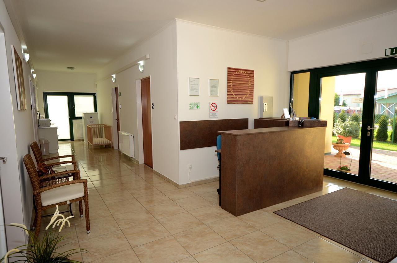 Szarszo Panzio Bed & Breakfast Balatonszarszo Dış mekan fotoğraf